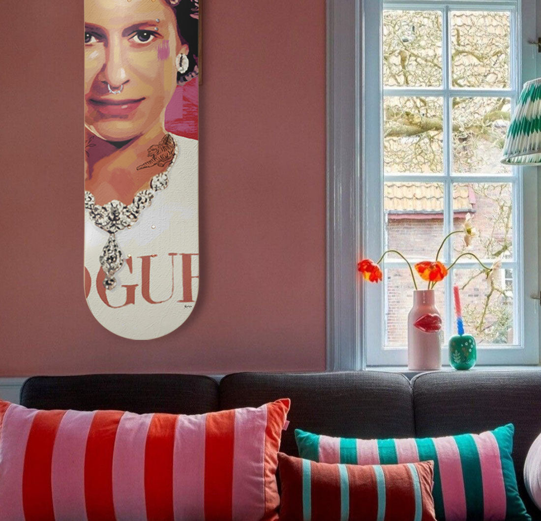 Skateboard Queen Elizabeth II